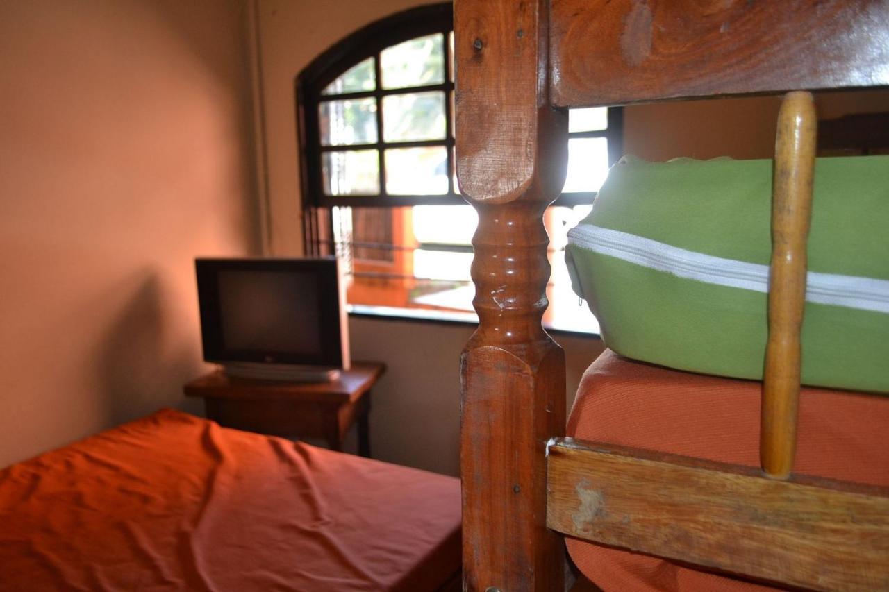 0001.09 - Maranduba - Chale Terreo - 1 Dormitorio - 6 Pessoas - 2 Quadras Do Mar - Piscina - Wi-Fi Ubatuba Dış mekan fotoğraf